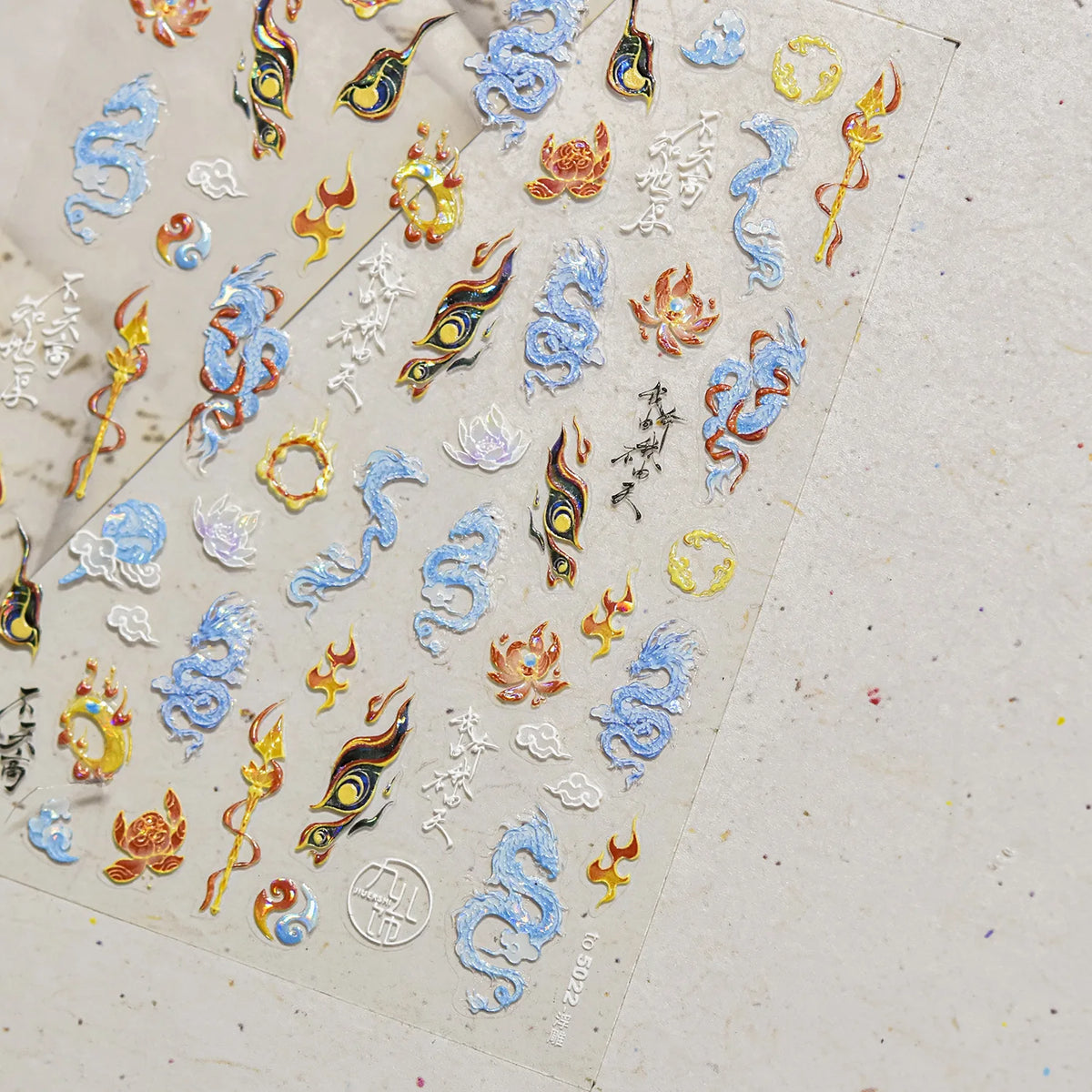 Rhstoe Hollow Love Heart Nail Stickers – Gold & Black Hot-Stamping Decals